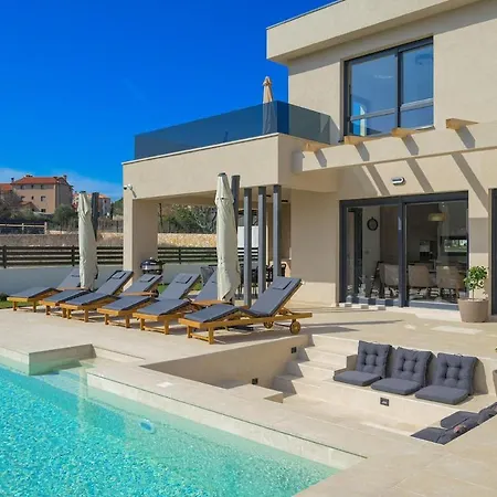 Villa Sara Di By Istrialux